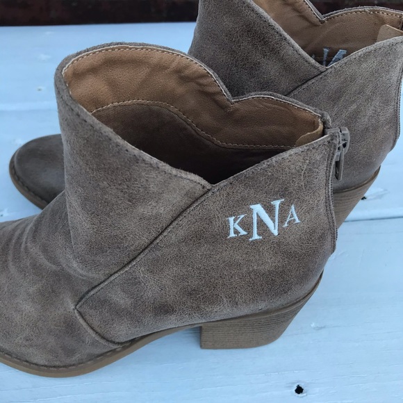 NWOT Ankle Boots size 7.5 - Picture 2 of 6